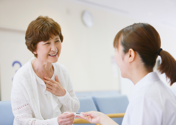 親切にされ笑顔になる人