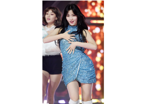 TWICE モモ