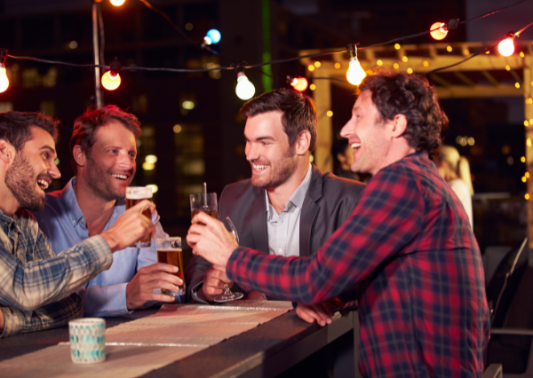 男性たちの飲み会