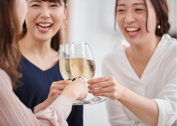 優しく語り合う人たち