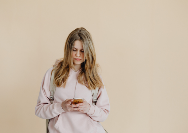 診断テストを受けている人