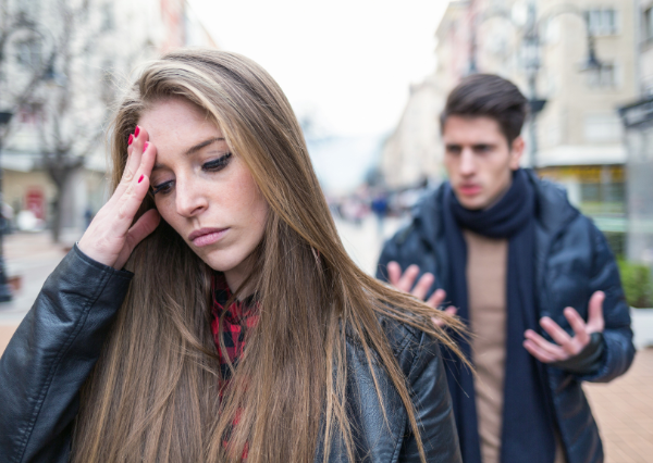 ケンカしているカップル