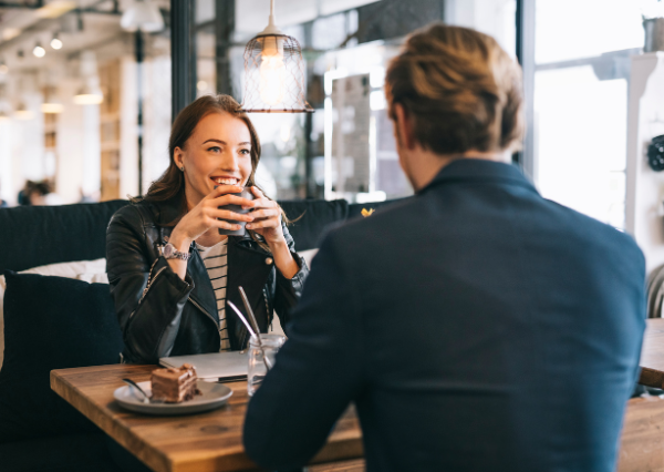 デートをする男女