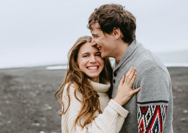 幸せそうなカップル