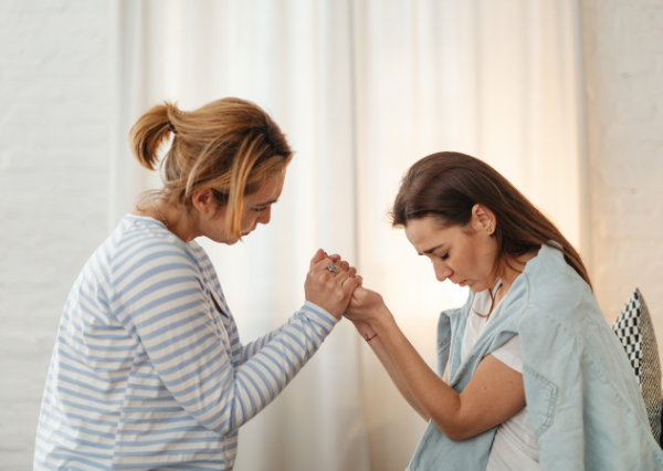 悩み相談に乗る友人