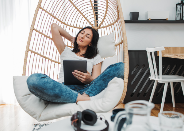 1人でリラックスする人