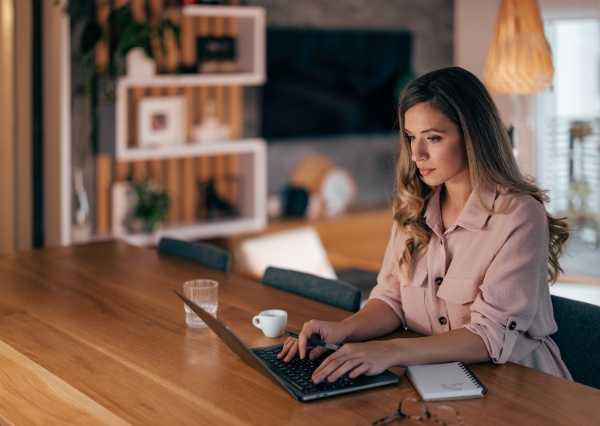 一生懸命に仕事をする人