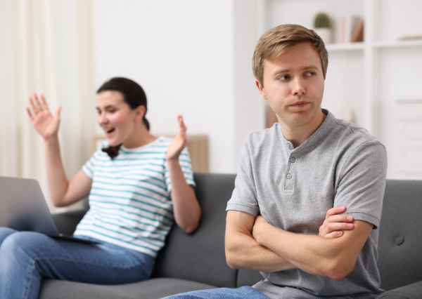 不満を持っている彼