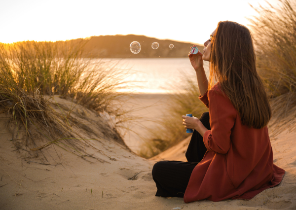 穏やかに1人時間を過ごす人